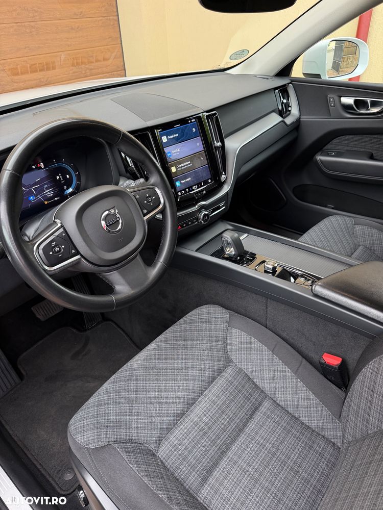 VOLVO XC60 2023 — imagine 7