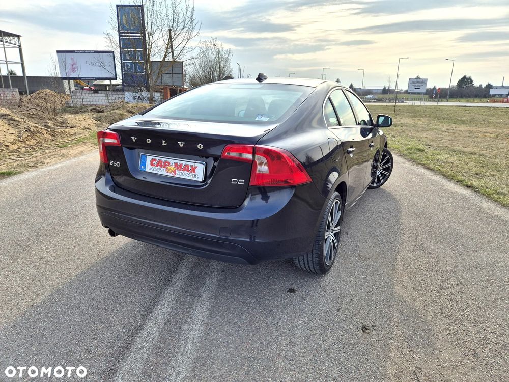 Volvo S60 D2 Momentum - 14