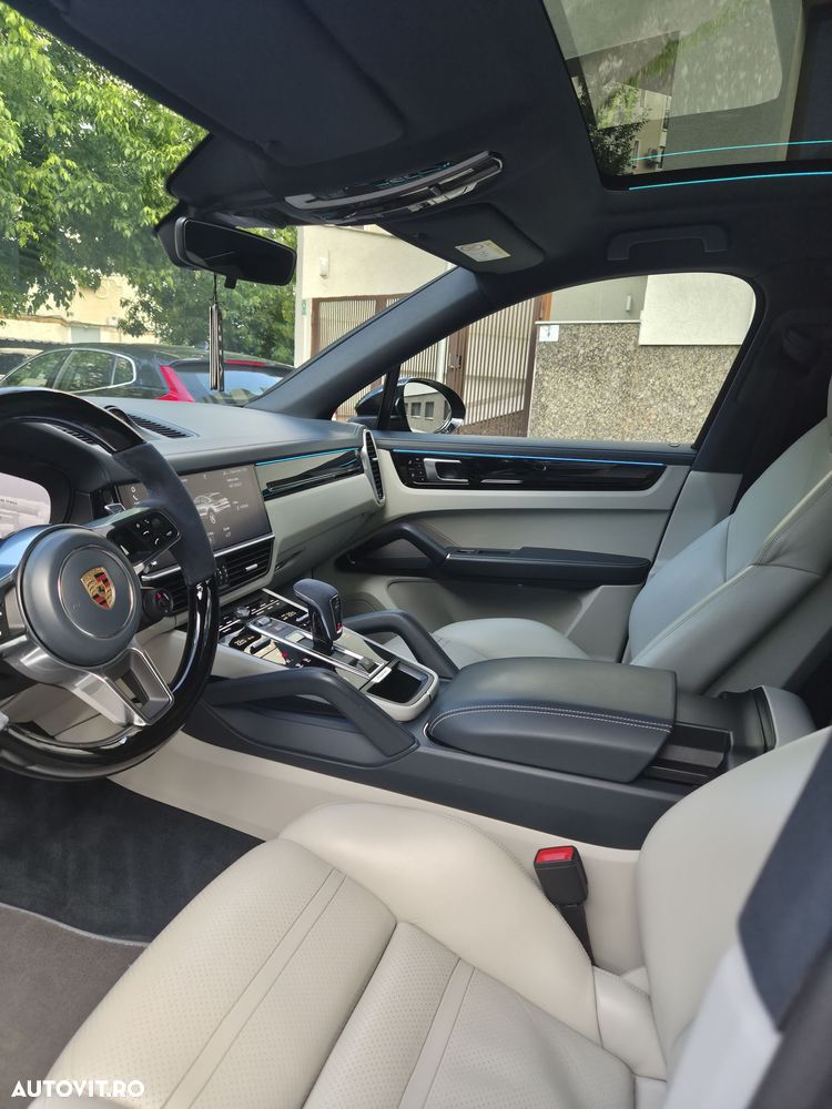 Porsche Cayenne Coupe Standard - 16