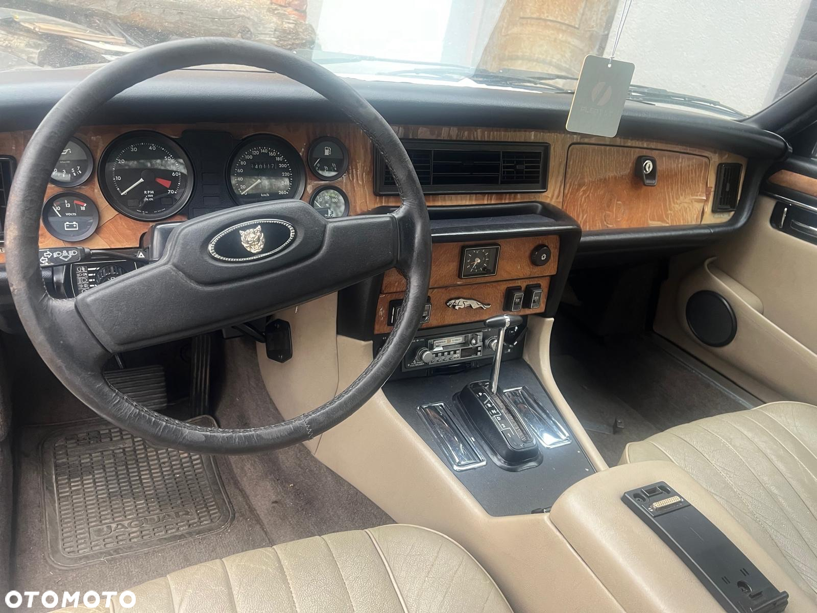 Jaguar XJ XJ12 6.0i - 19