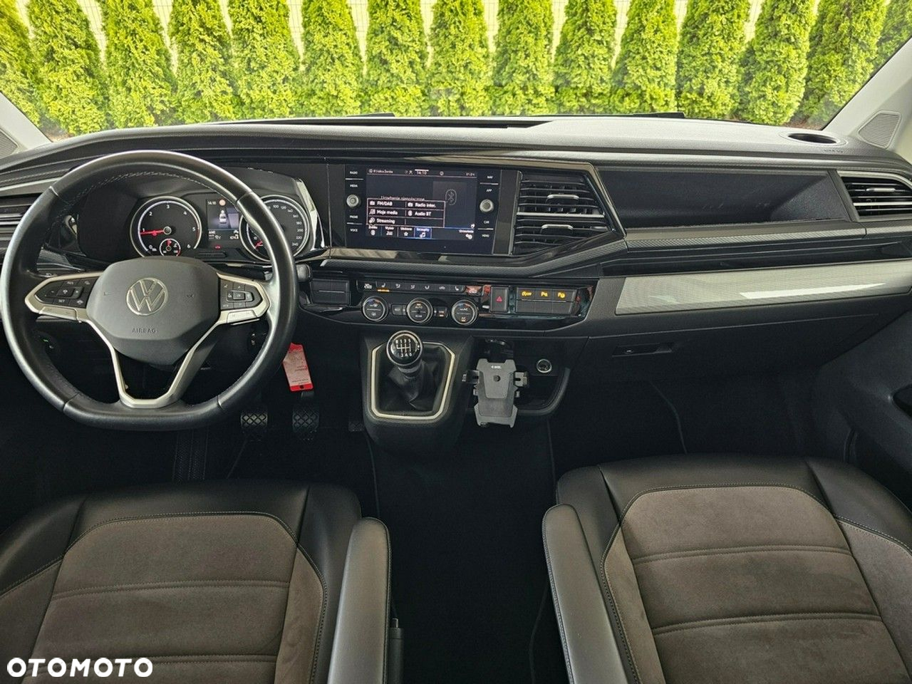 Volkswagen Multivan - 29