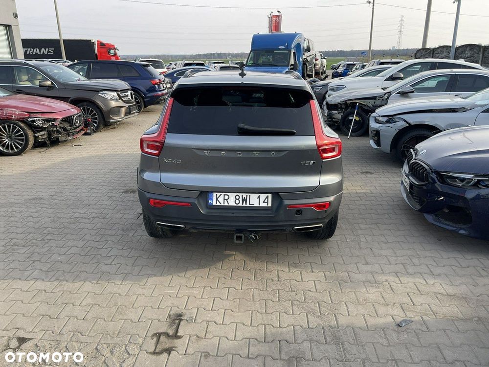 Volvo XC 40 T5 AWD Geartronic R-Design - 4