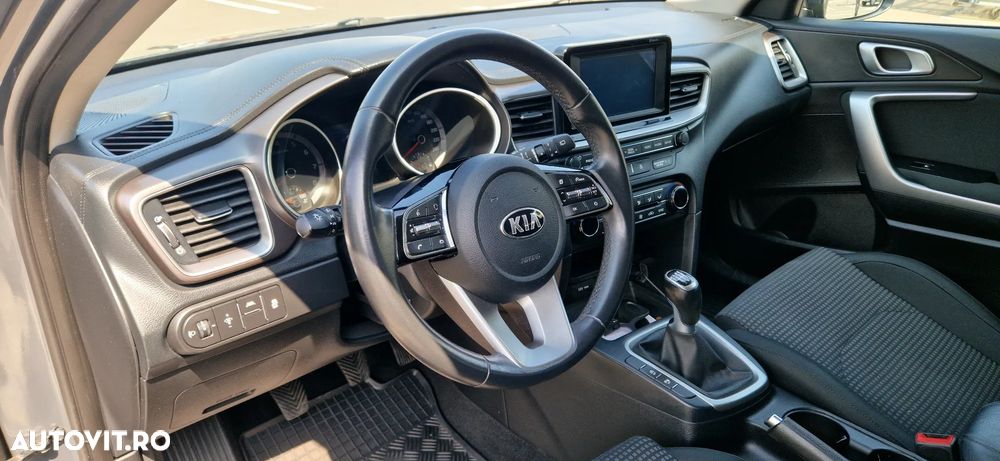 Kia Ceed - 4