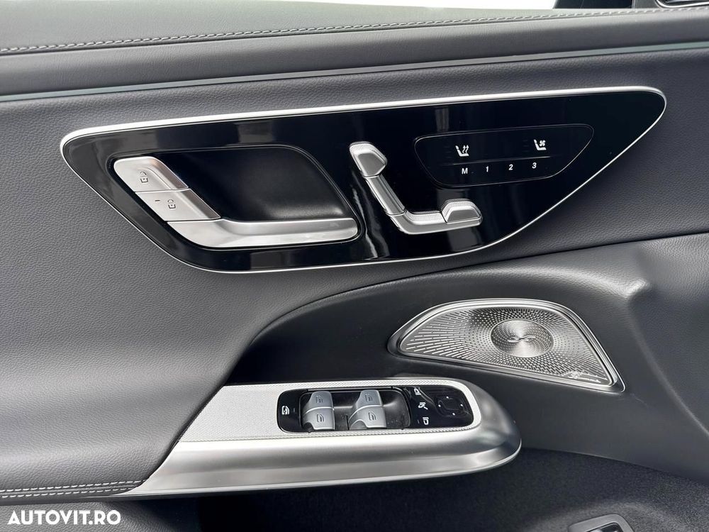 Mercedes-Benz E 300 4MATIC Aut. - 12