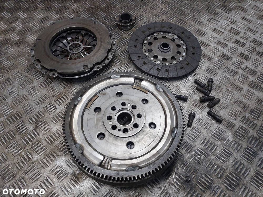 KOŁO DWUMASOWE + TARCZA + DOCISK MAZDA 5 I CR 2.0 CD RF7J 415048310 - 7