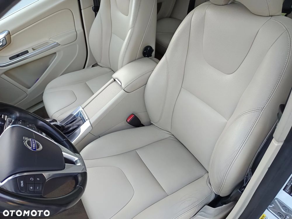 Volvo S60 T5 Momentum Pro - 9