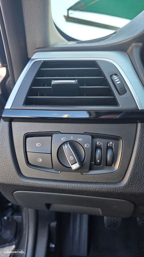 BMW 320 d Line Sport - 13