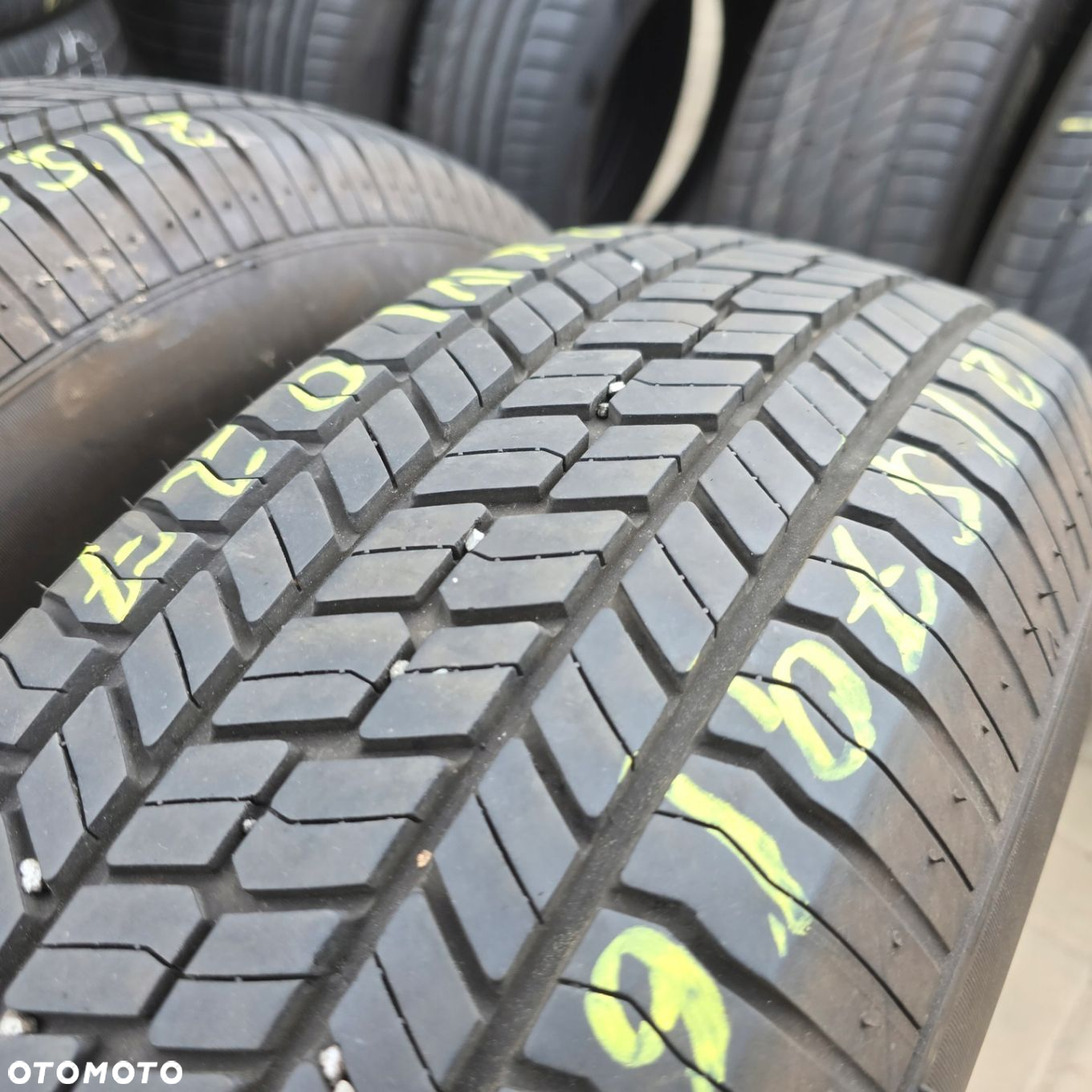 YOKOHAMA GEOLANDER G033 215/70R16 100H 18R 2X - 3