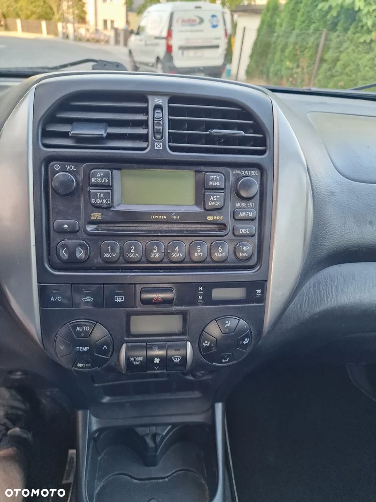 Toyota RAV4 D-4D 4x4 - 30