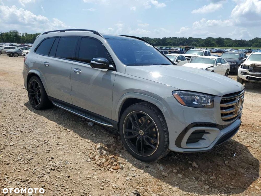 Mercedes-Benz GLS - 2