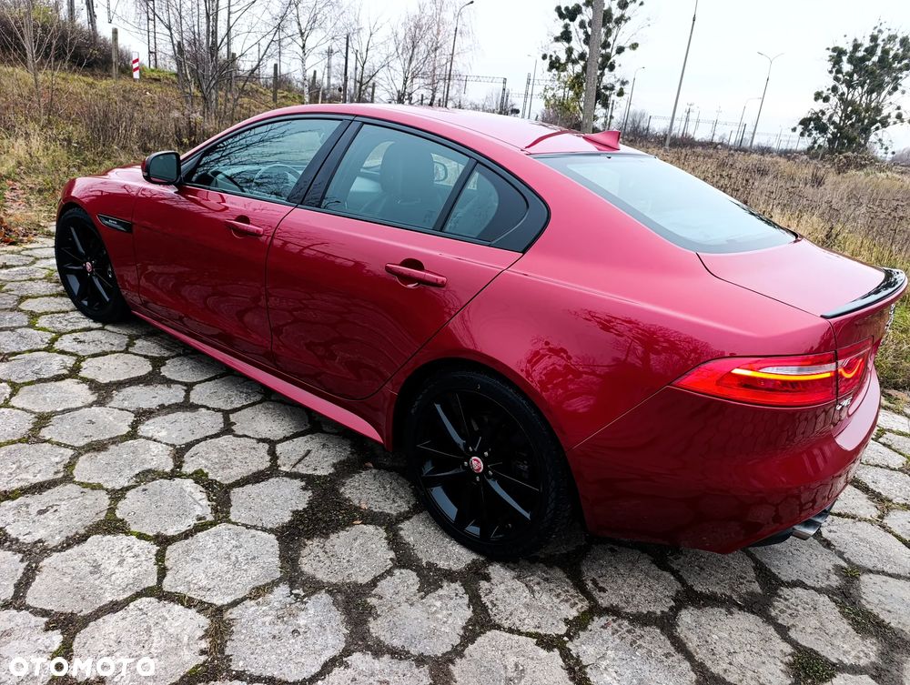 Jaguar XE 20d R-Sport - 5