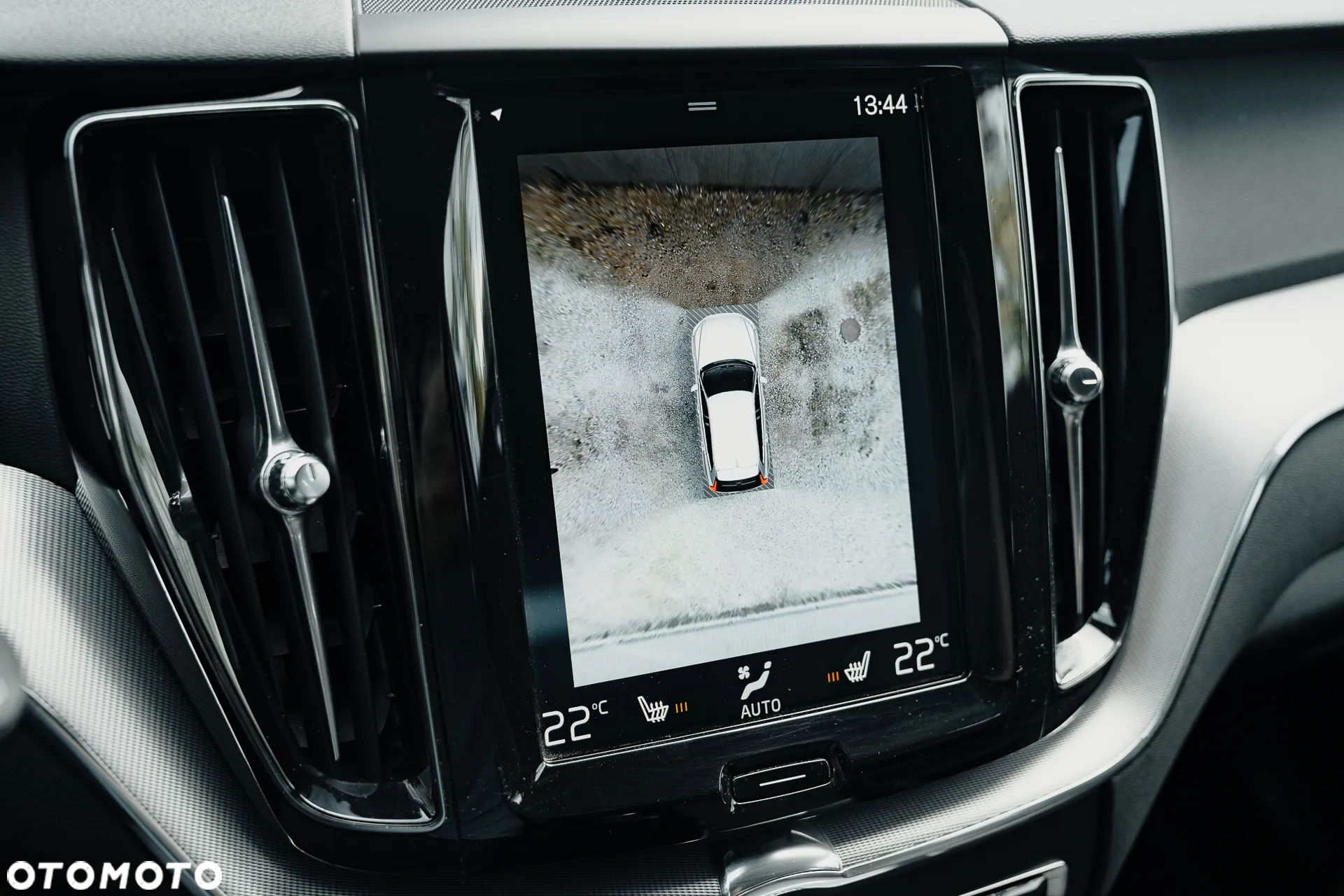 Volvo XC 60 T8 Plug-In Hybrid AWD R-Design - 19