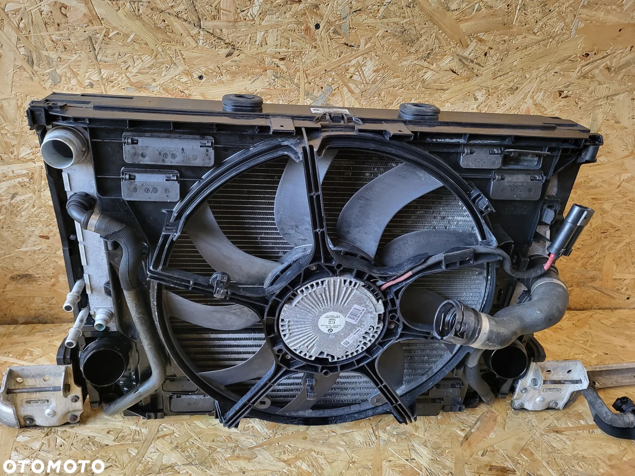 BMW F07 535d GT pas przedni komplet chłodnic Mpakiet - 7