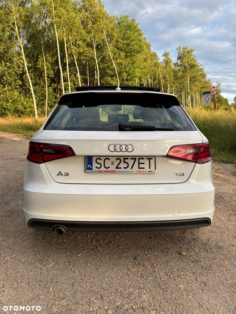 Audi A3 Sportback 1.6 TDI DPF S line Sportpaket - 8