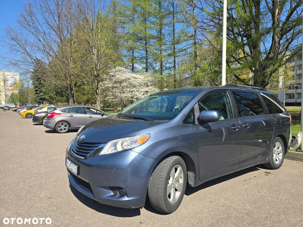 Toyota Sienna 3.5 V6 - 10