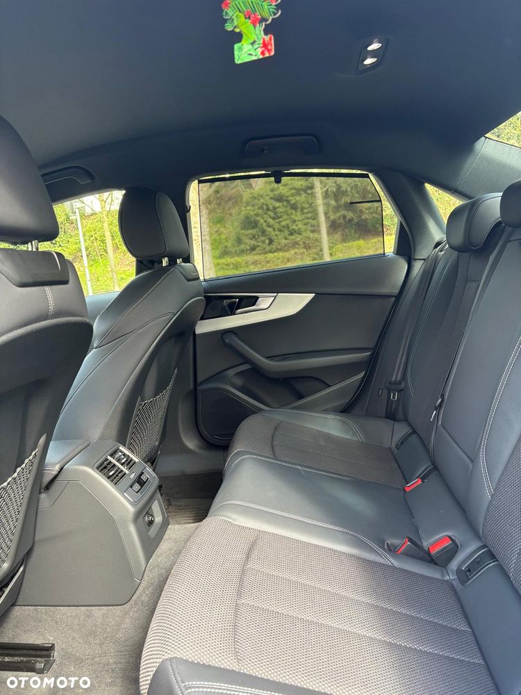 Audi A4 Limousine - 14