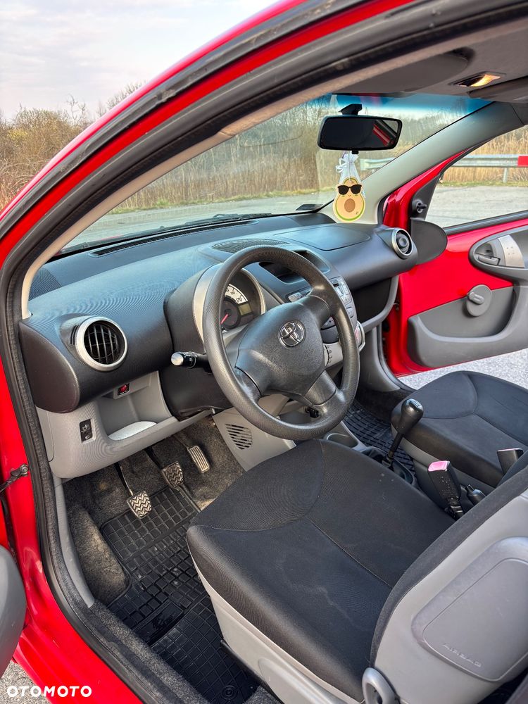 Toyota Aygo - 10