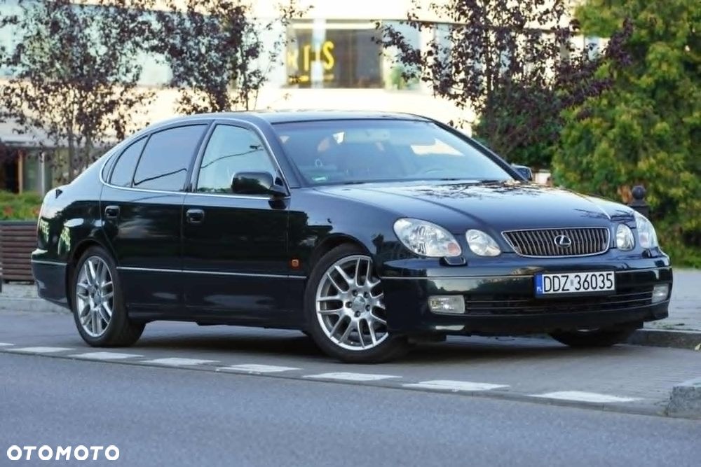 Lexus GS - 10