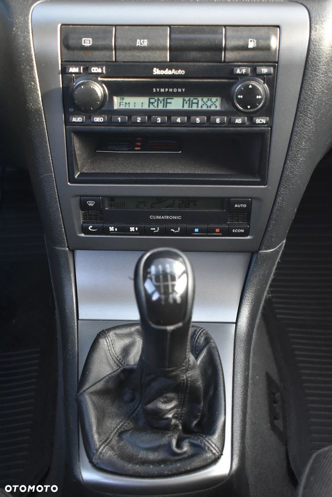 Skoda Octavia 1.9 TDI PD Combi Elegance - 10