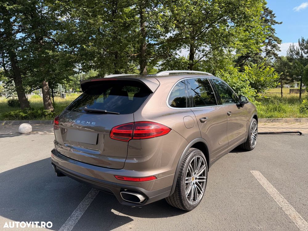 Porsche Cayenne 3.0 L - 3