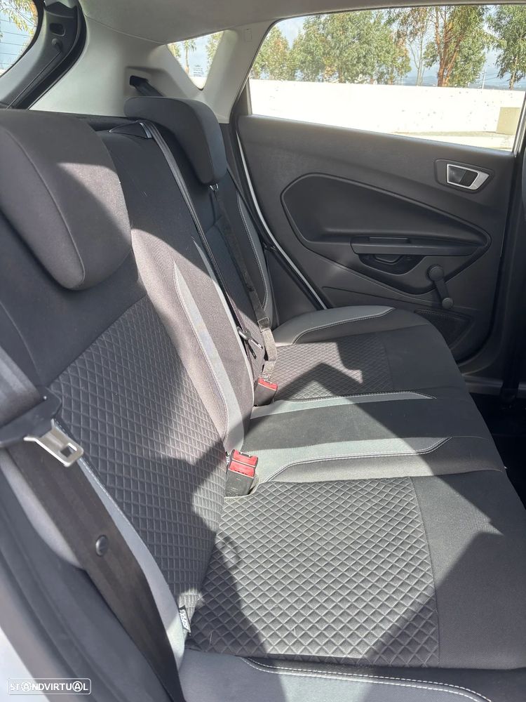 Ford Fiesta 1.5 TDCi Trend - 12