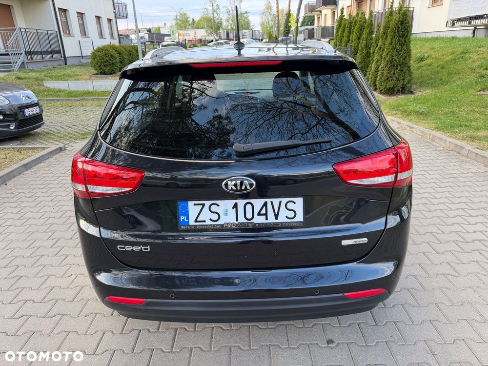 Kia Ceed - 11
