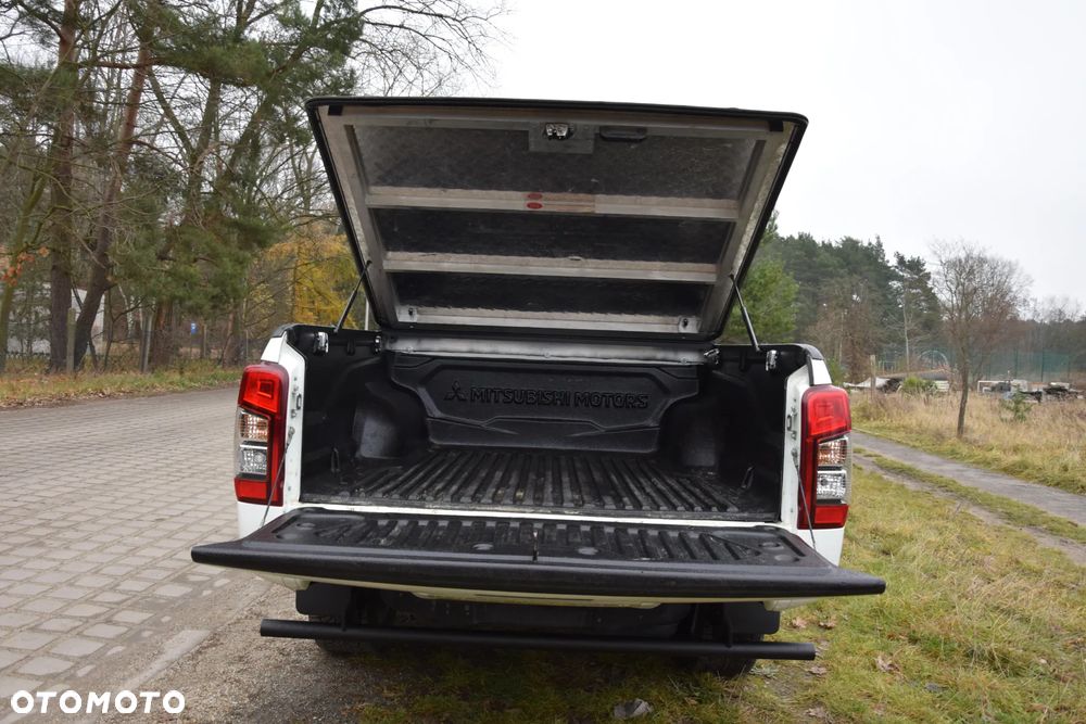 Mitsubishi L200 2.2 d DC Intense - 29