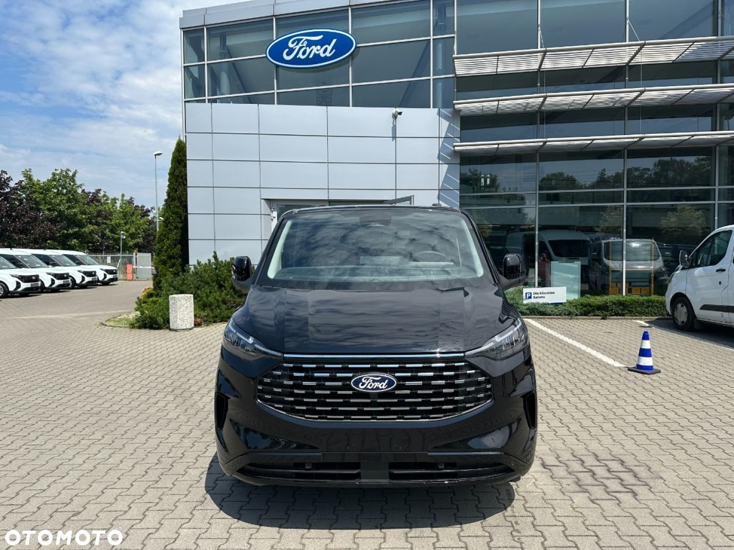 Ford Tourneo Custom - 3