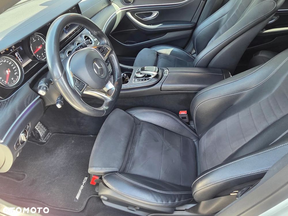 Mercedes-Benz Klasa E 220 d 4-Matic 9G-TRONIC - 13