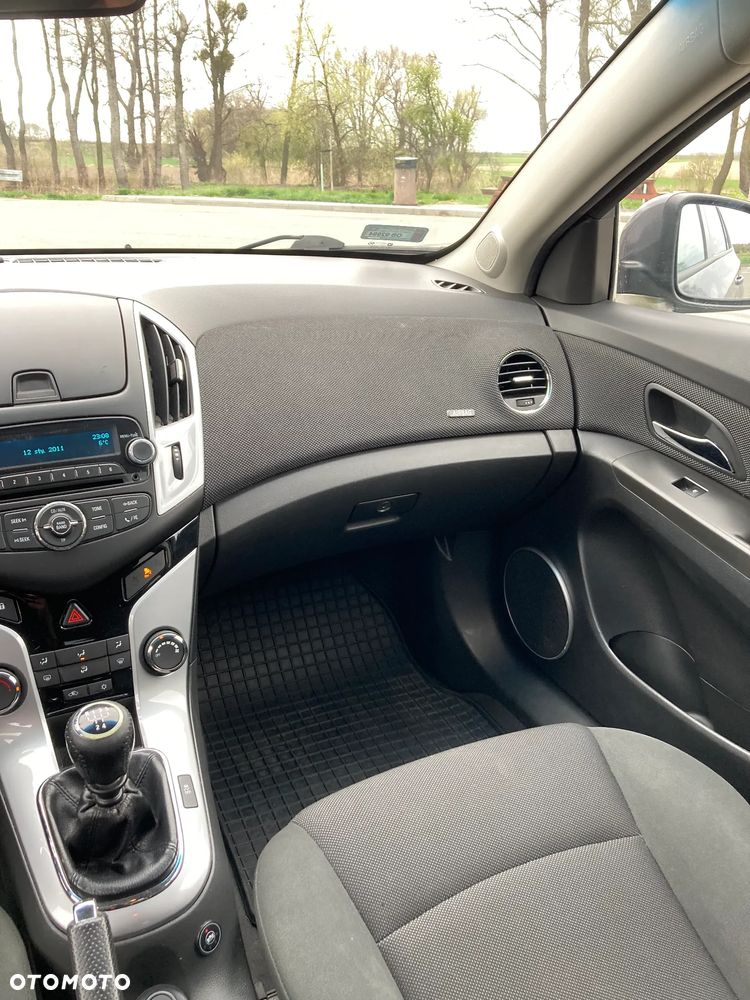 Chevrolet Cruze 1.8 LT - 11