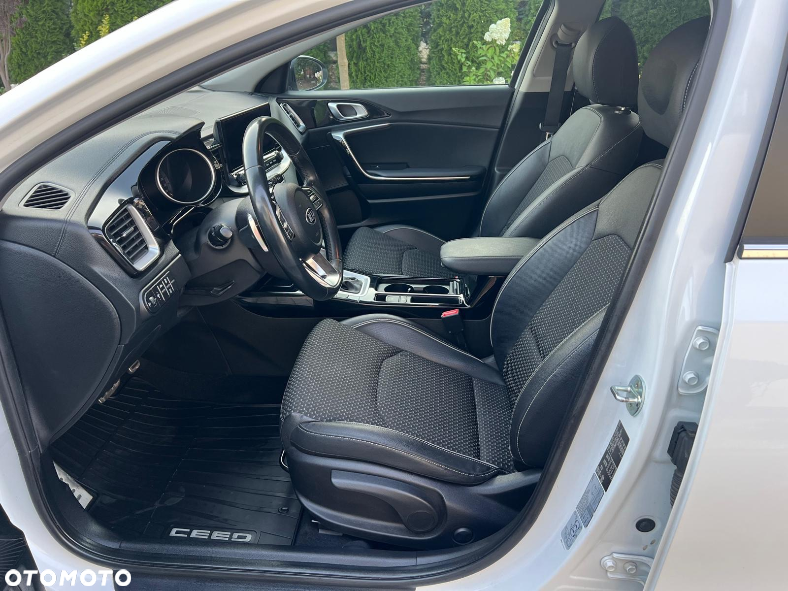 Kia Ceed 1.6 CRDi SCR L Business Line DCT - 12