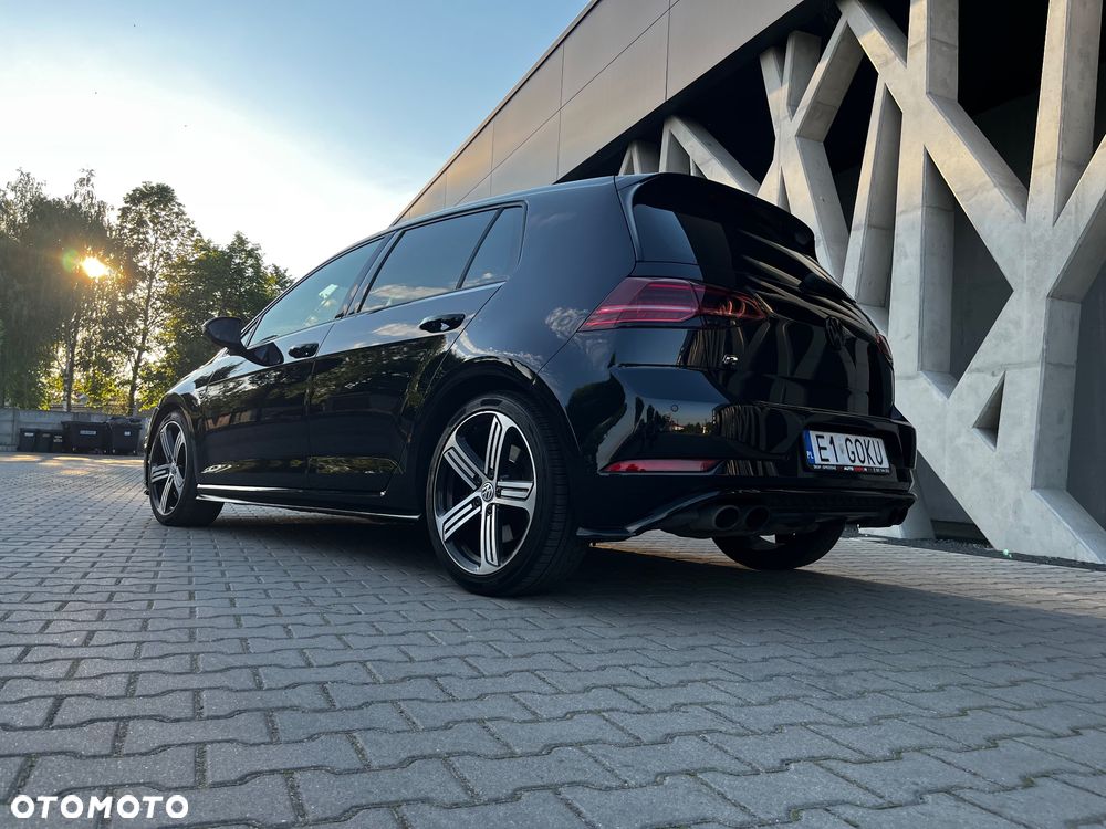 Volkswagen Golf - 10