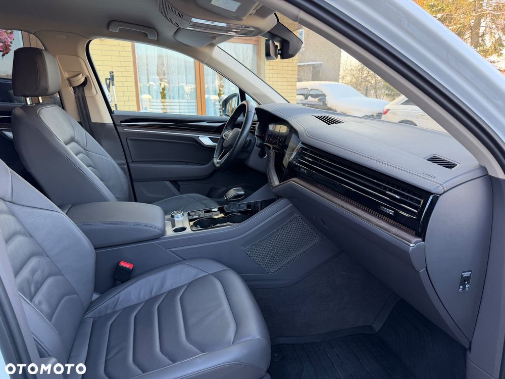 Volkswagen Touareg 3.0 V6 TDI SCR 4Mot Elegance - 18