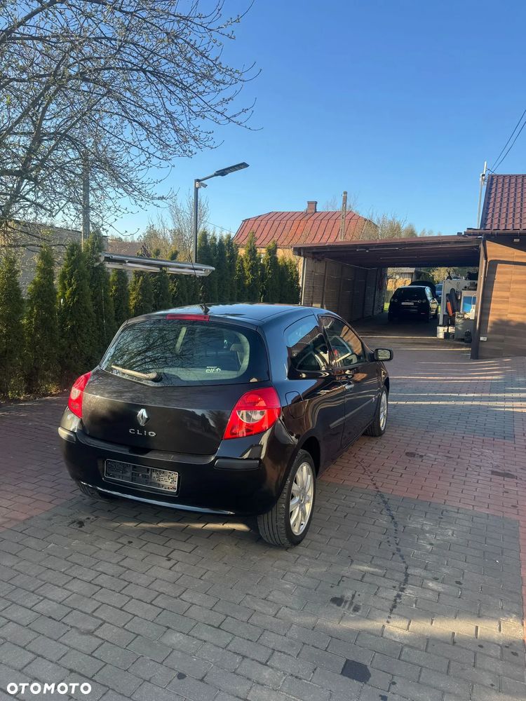Renault Clio - 5