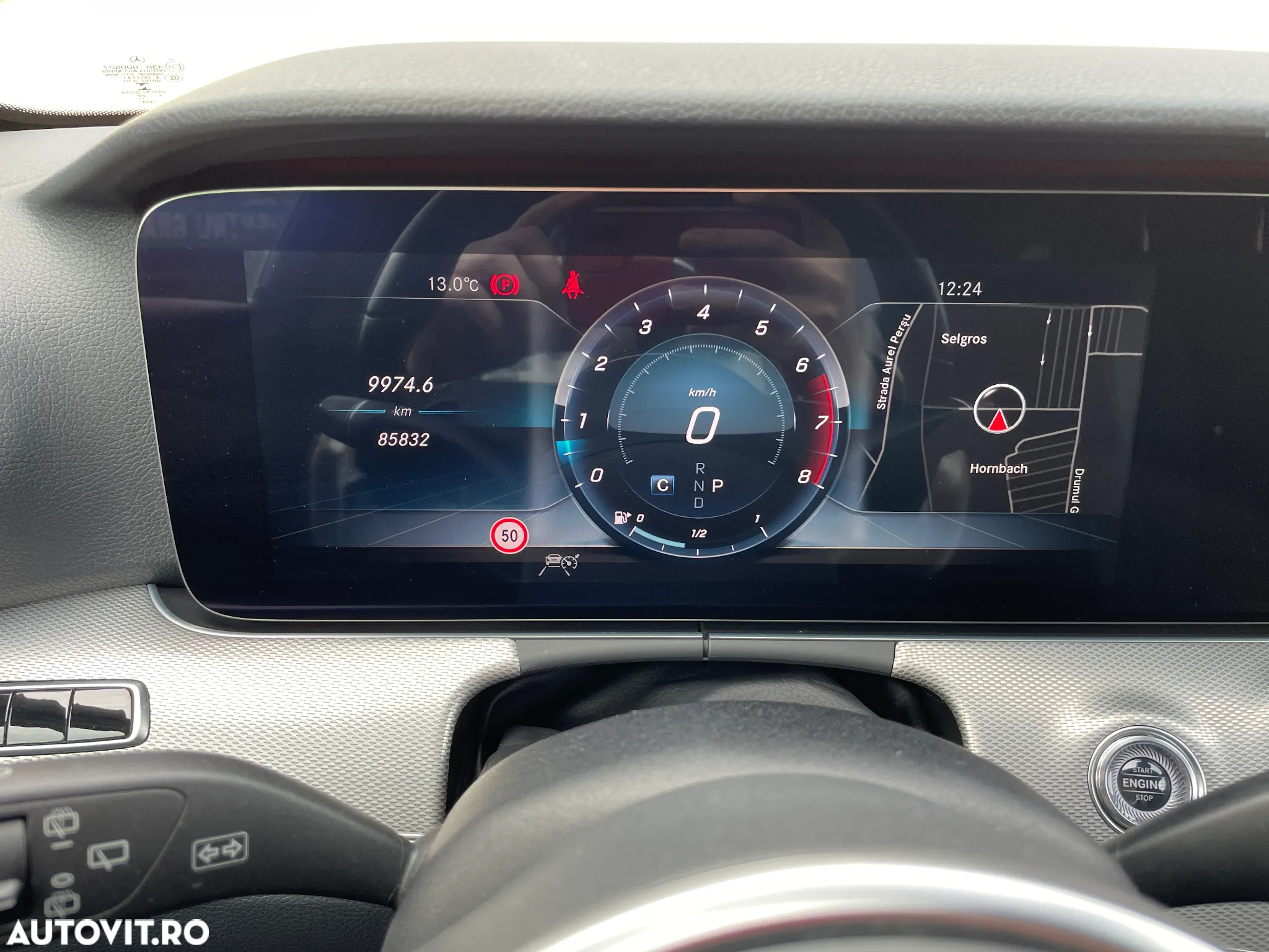Mercedes-Benz E 200 4Matic T 9G-TRONIC Avantgarde - 23