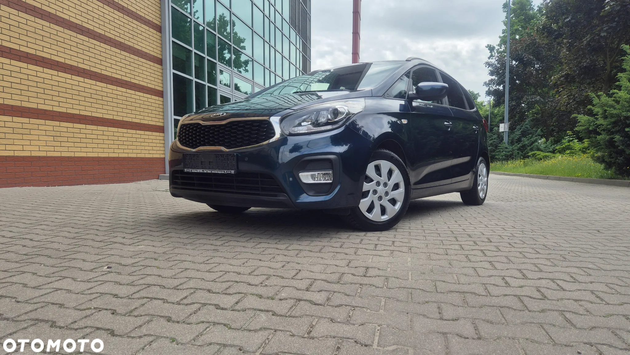 Kia Carens 1.6 GDI Dream Team Edition - 36