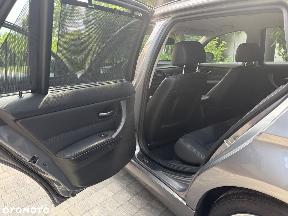 BMW Seria 3 320d - 12