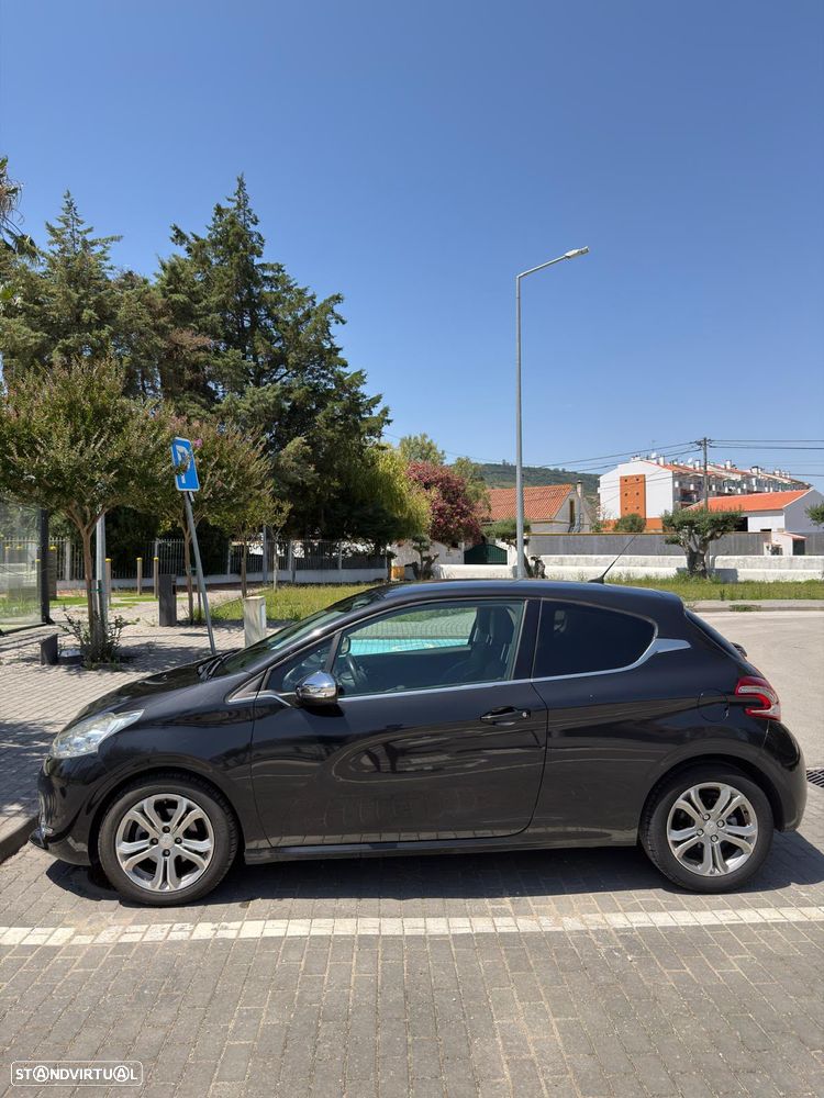 Peugeot 208 1.6 e-HDi Allure 95g - 4
