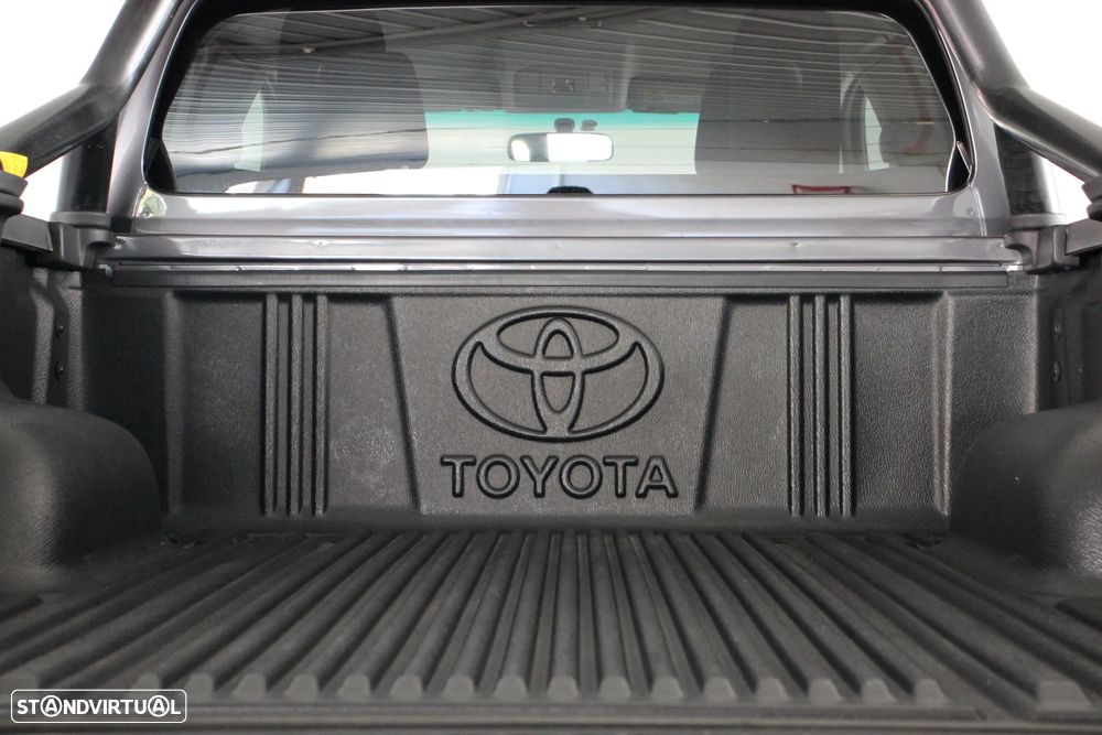 Toyota HILUX 2.4 D-4D 4WD CE Trial 3L - 15