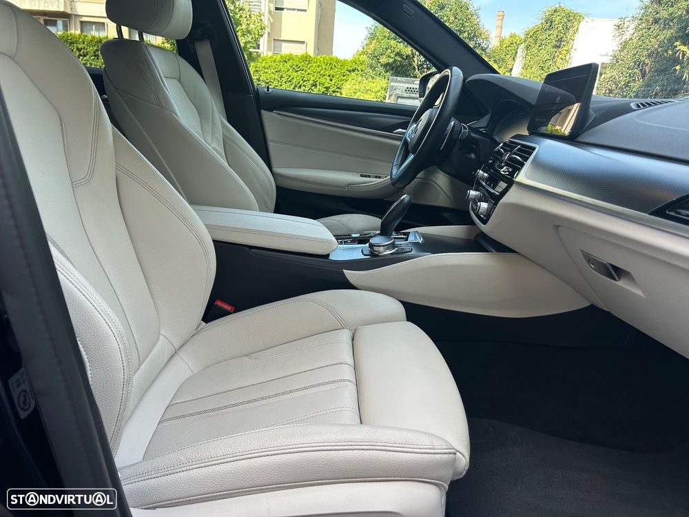BMW 530 e Pack Desportivo M - 11