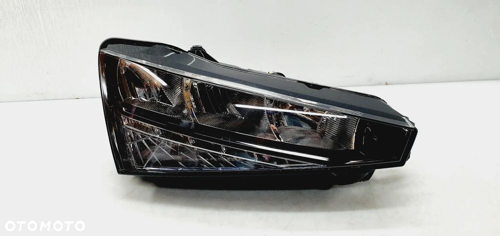 SKODA SCALA LAMPA PRAWA 19+ EUROPA ORYGINAŁ 657941016 - 2