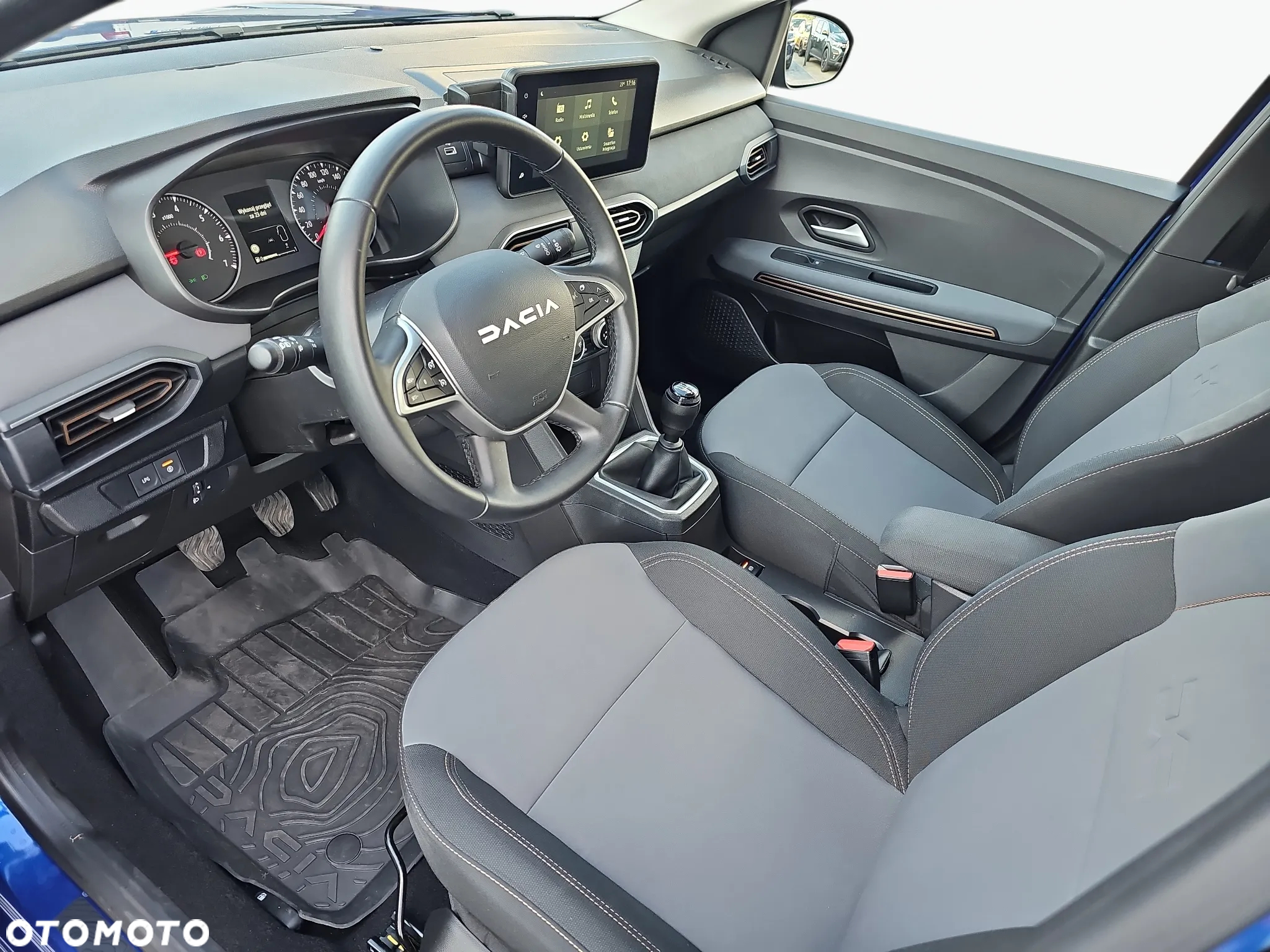 Dacia Sandero - 4