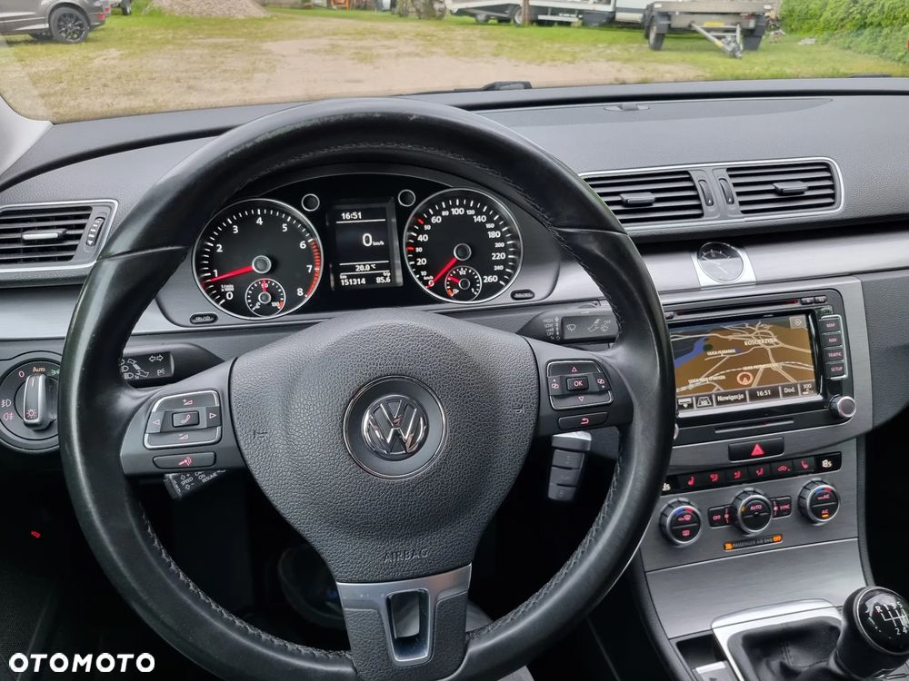 Volkswagen Passat 1.8 TSI Comfortline - 14