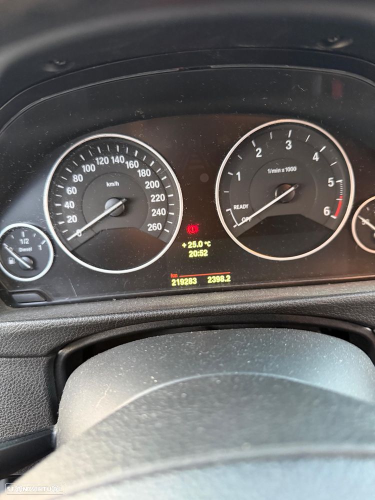 BMW 320 d Sport Line - 14