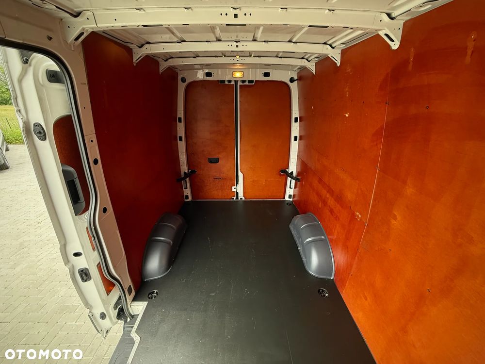 Volkswagen Crafter 4x4 4Motion / L3 H2 Średni-Wysoki  / 2.0 TDI 140KM / 2019 ROK PRODUKCJI / TYLKO 190.598KM PRZEBIEGU! - 9