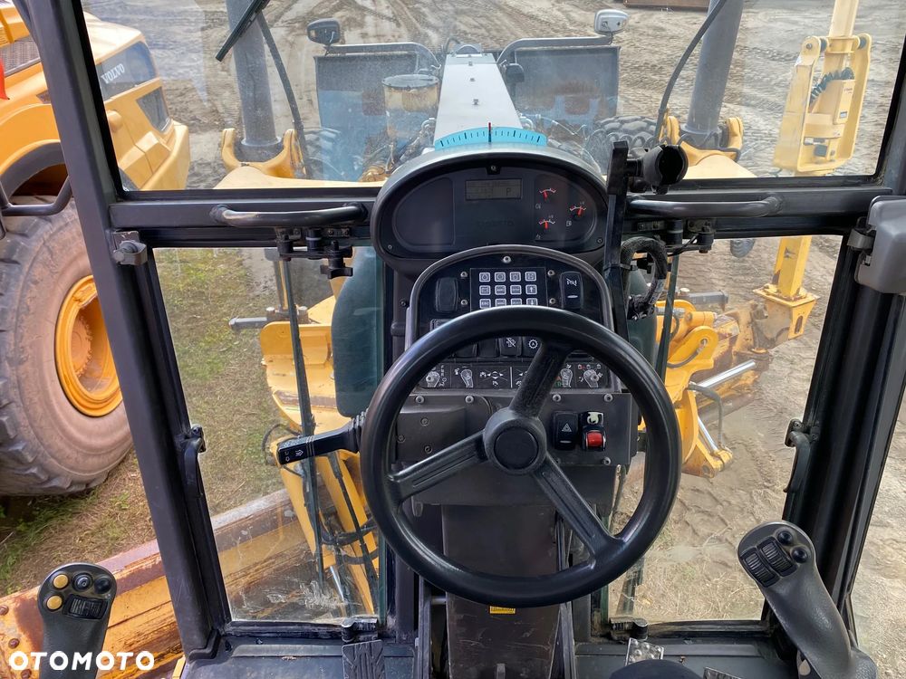 Volvo G946C, 2015 ROK, SYSTEM TRIMBLE 3D + TACHIMETR, NAPĘD 6X6, JOYSTICKI, ZRYWAK, PRZEDNI PŁUG, - 13
