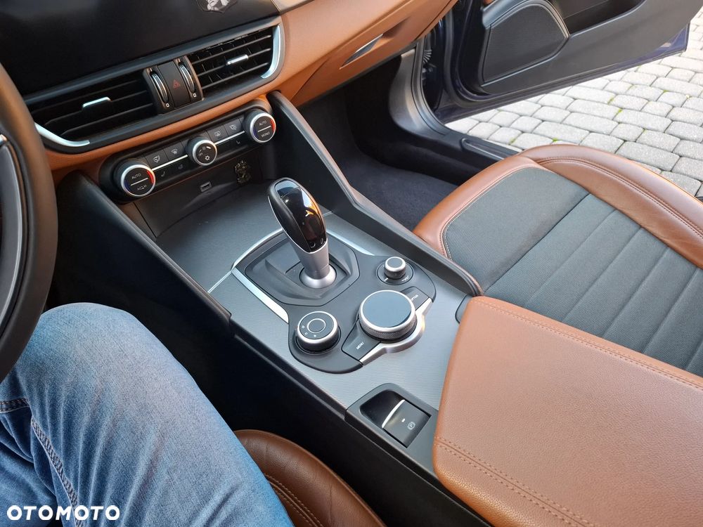 Alfa Romeo Giulia 2.2 D Turbo Super - 13