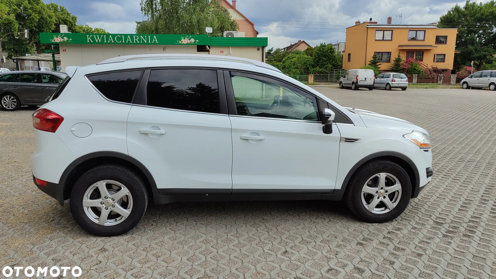 Ford Kuga - 10