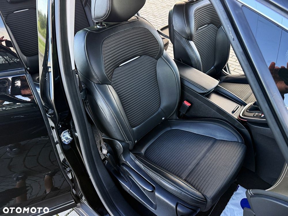 Renault Grand Scenic dCi 130 FAP Start & Stop Bose Edition - 26