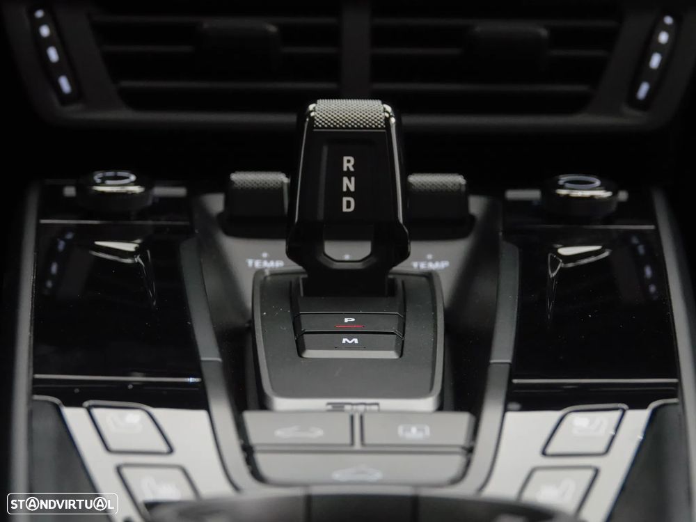 Porsche 911 (992) Carrera 4 GTS - 31